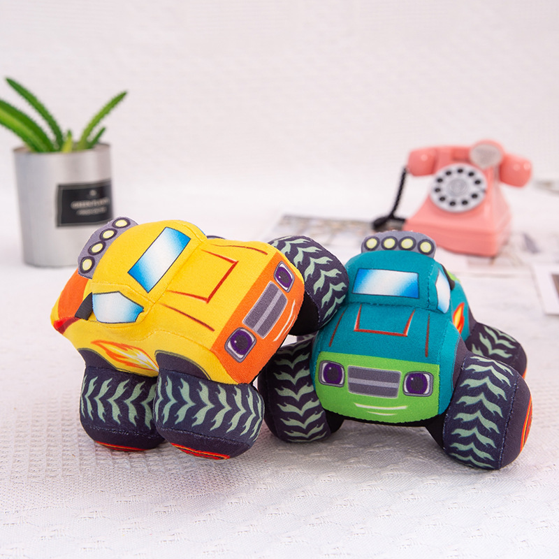 車のぬいぐるみの子供の漫画の小さい車のぬいぐるみの誕生日プレゼントの機関車の置物は小さい車をシミュレーションします。