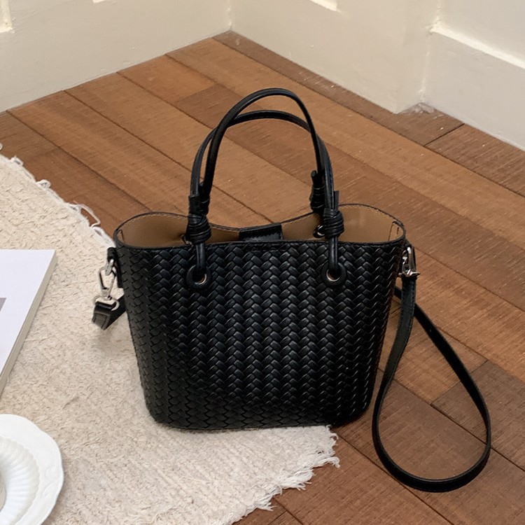 Summer Fashion Women's Handbag Small Tote Bag 2026 New Woven Bucket Bag Simple Versatile Shoulder Crossbody Bag
