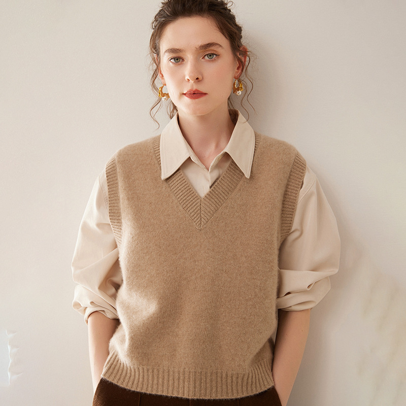 V-Neck Cashmere Sweater Vest Sleeveless Knitted Vest for Women 2024 Autumn and Winter Loose Layered Warm Waistcoat