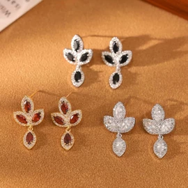 耳钉;项链;耳环