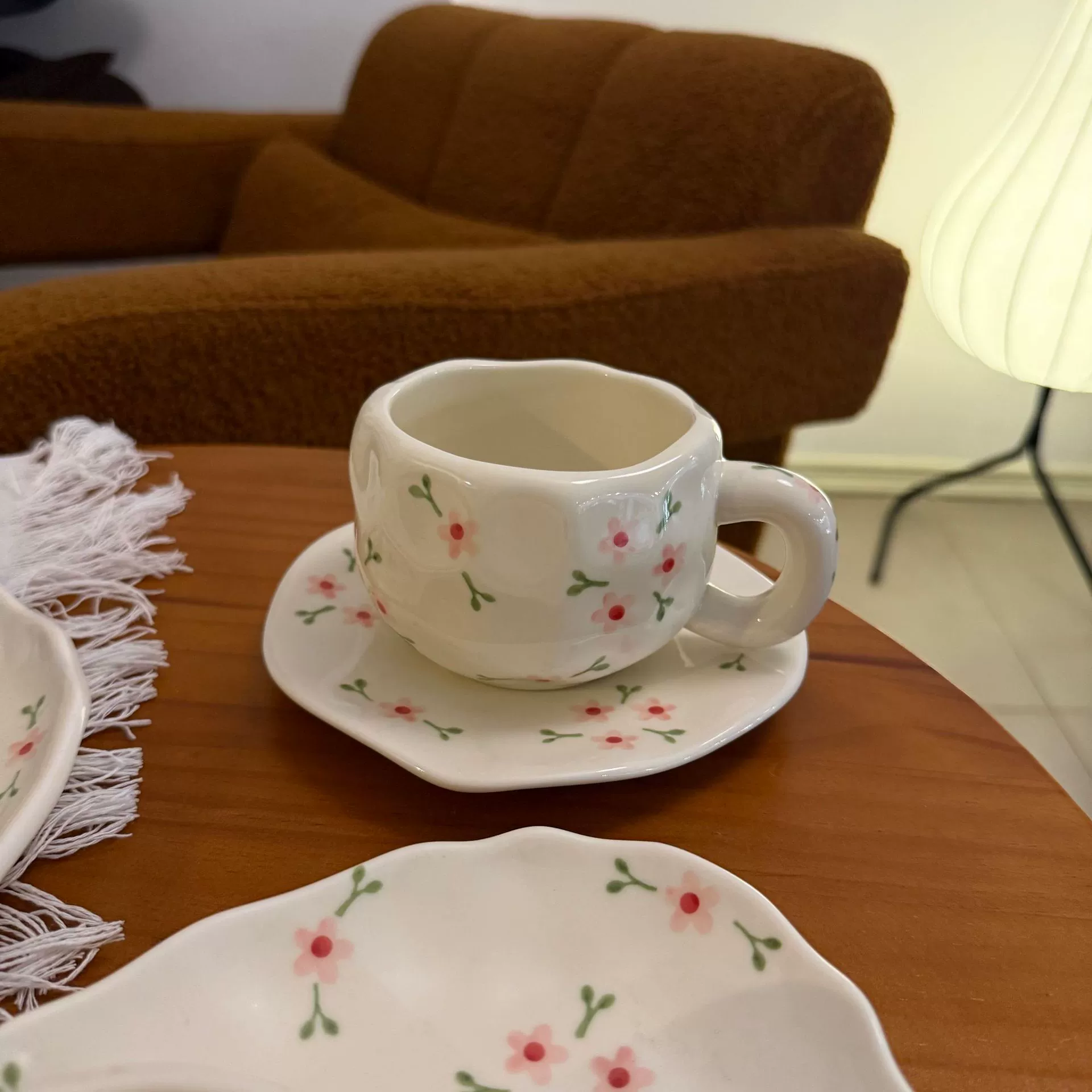 Ceramic coffee cup set INS Japanese retro, hand-painted irregular saucer, vintage style