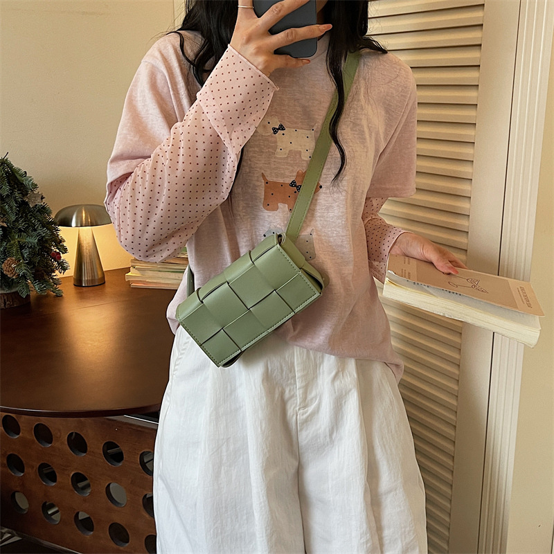 2026 nuevo bolso de verano de tejido estilo coreano bolso de mochila de moda color caramelo bolso de hombro de nicho simple