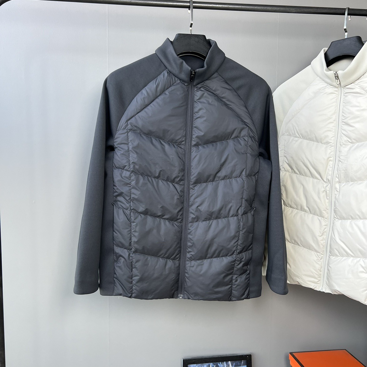 Men's Water-resistant White Duck Down Jacket With Stand Collar_voghion.com