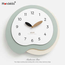 Mandelda免打孔时钟客厅可爱钟表装饰品创意家用2022新款北欧挂钟