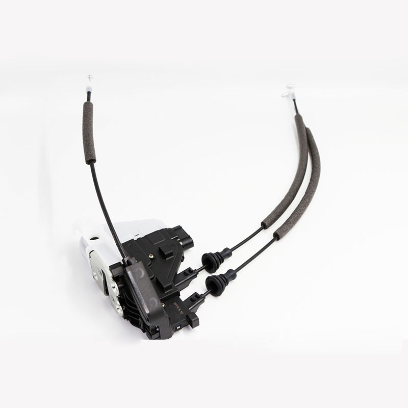 813202W010 is suitable for the right front door lock actuator of Hyundai Santa Fe 12-16