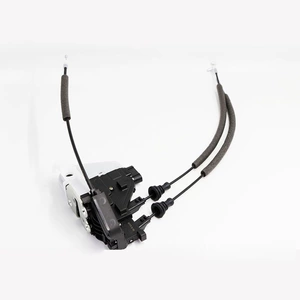 813202W010 is suitable for the right front door lock actuator of Hyundai Santa Fe 12-16