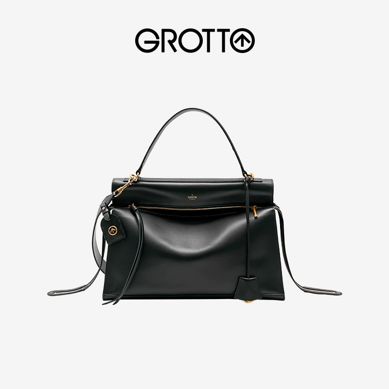 Big one-shoulder bag, 24 years