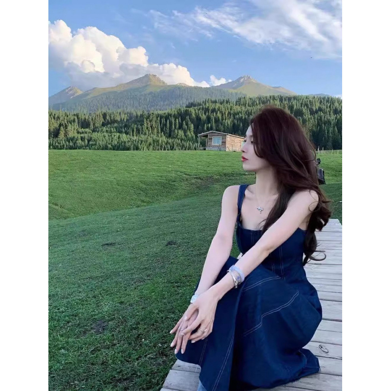 法式赫本风吊带连衣裙女新款高级感气质无袖收腰薄款牛仔长裙|undefined