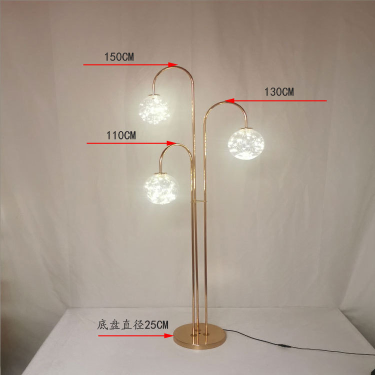 Nuevos apoyos de la boda Luz de plomo carretera de tres cabezas de hielo Barra de cristal de hierro Marco de plomo de carretera etapa de la boda de oro plomo Decoración