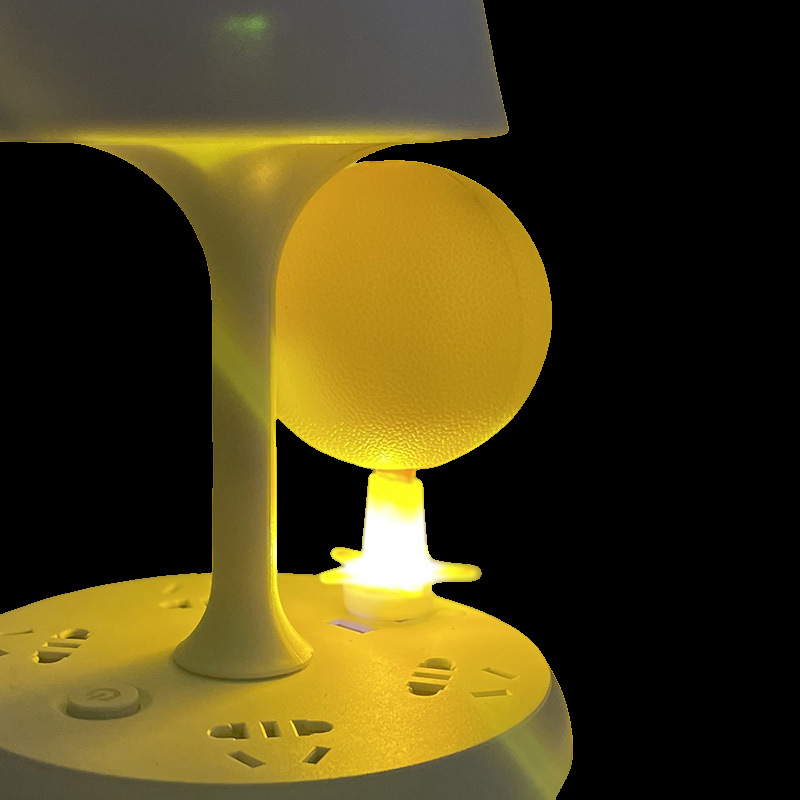 室内の発光誘虫ボールを代行して、ハエのボールを誘います。