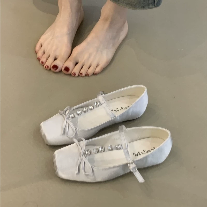 Французские нежные туфли Мэри Джейн 2025 года, новый стиль с юбкой и стразами, элегантные туфли с квадратным носком и внутренним утолщением для вечерних мероприятий