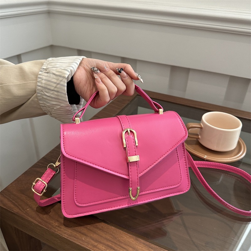 Temperamento bolso de mujer 2024 invierno nuevo estilo de moda bolso de mano personalidad coreana bolso de hombro