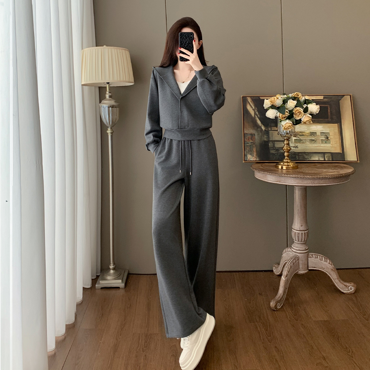 A Complete Set of Autumn Clothing 2025 New European Style High-End Sports Casual Sweatshirt Wide-Leg Pants Two-Piece Set for Women