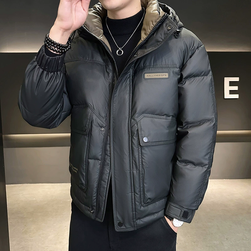 Пуховик с капюшоном может быть открыт для мужчин