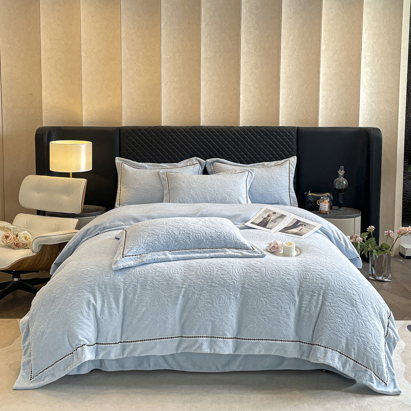 Cama de cama de clase A leche de lana de cuatro piezas de sábanas gruesas cubiertas de cama de cuatro piezas fabricantes de conjuntos de tallado