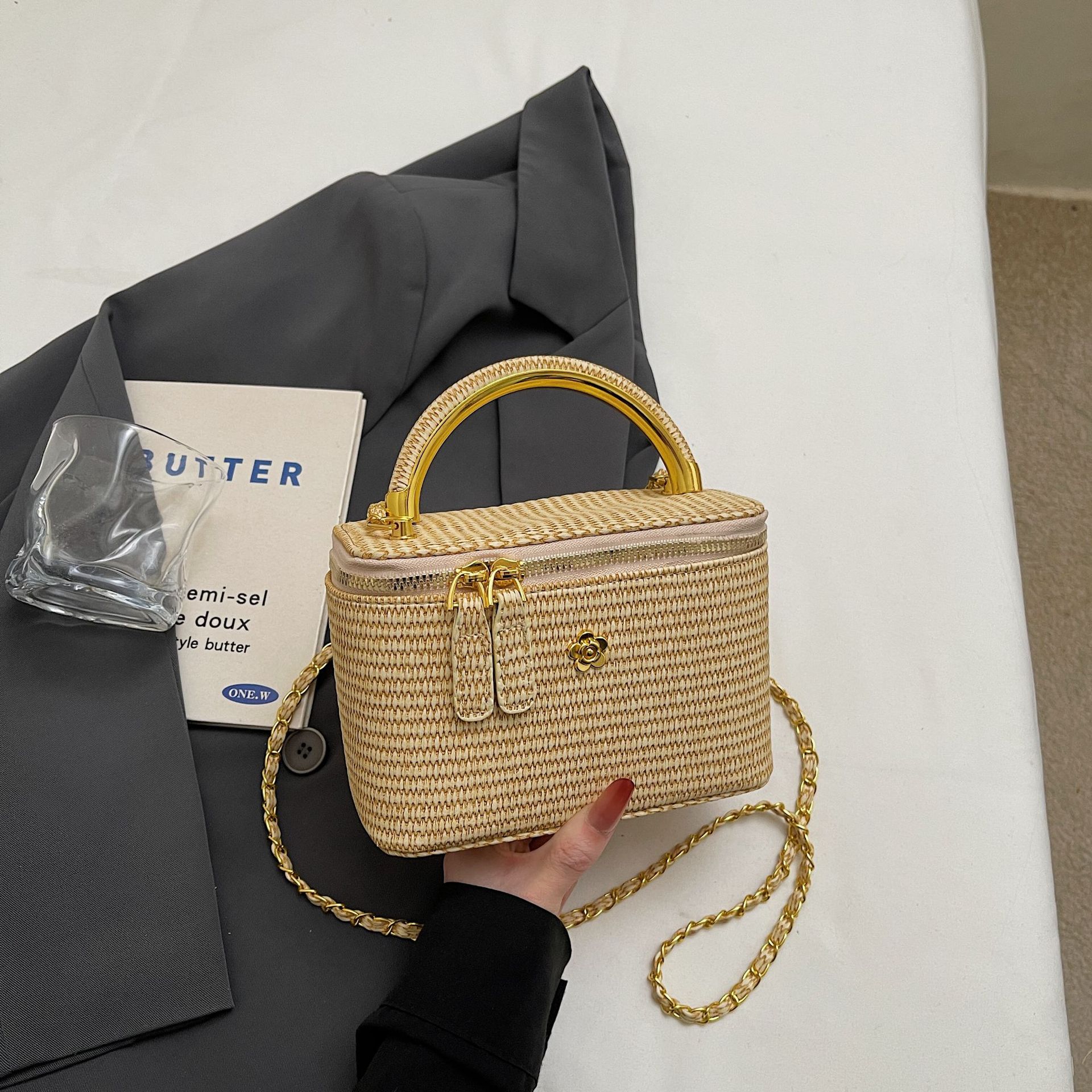 Tendencia transfronteriza simple bolsas casuales bolsas de caja bolsas de hombro ligeras tejidas diarias frescas bolsas de aire extranjero