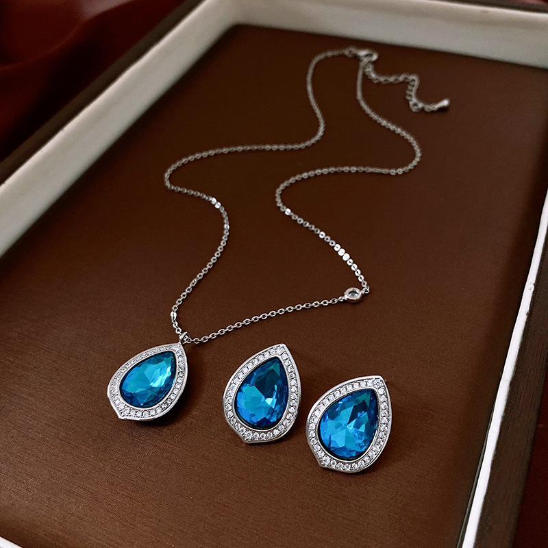 Zircon drop pendant necklace and earrings set