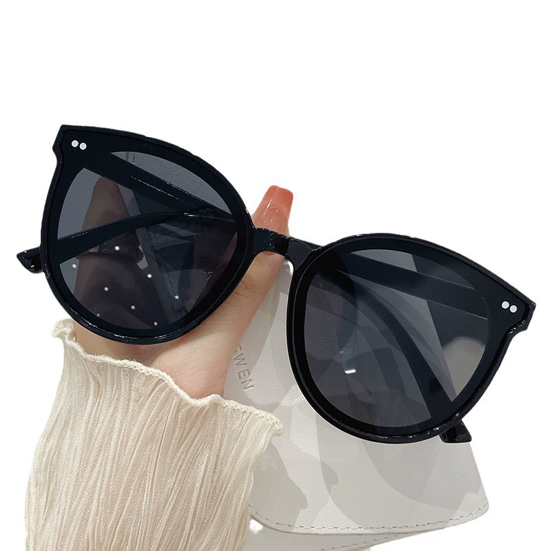 Sunglasses unisex cat-eye frame, oversized fashion, black and white color options, 26 g