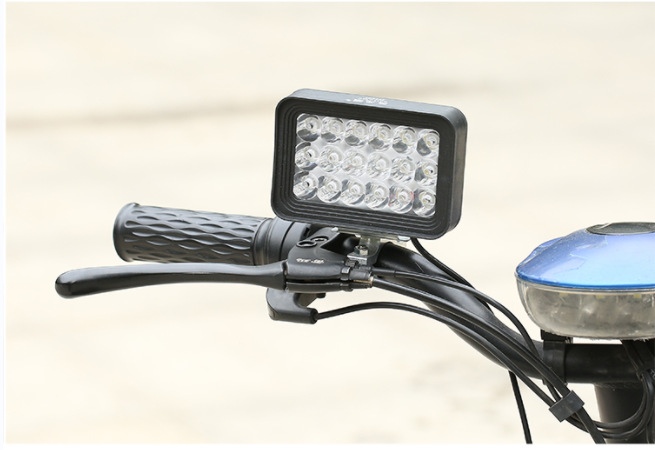 On behalf of the electric car super bright led headlight battery car external spotlight scooter takeaway 12V-80V universal