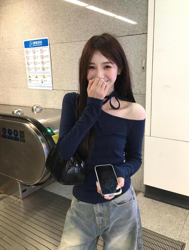 韩里韩气绝美斜肩长袖t恤女早秋季单穿独特挂脖超好看打底衫上衣|undefined