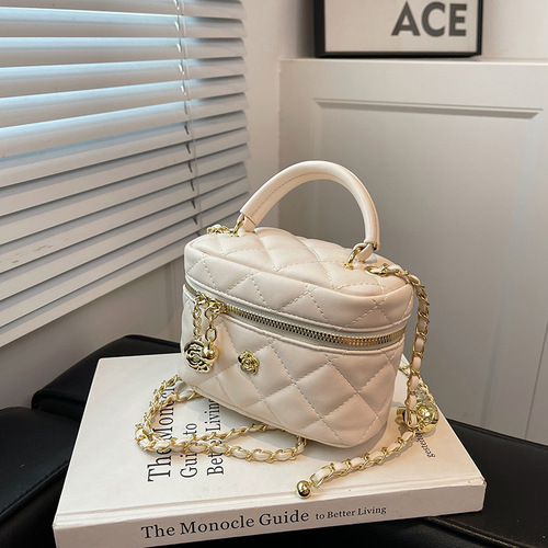 Carefully selected shoulder bag, simple small fragrant style round bead chain crossbody bag, mini fashionable niche embroidery rhombus handbag