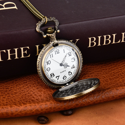 Nostalgic Old Copper-Color Engraved Grandpa English Letter Large Quartz Watch
