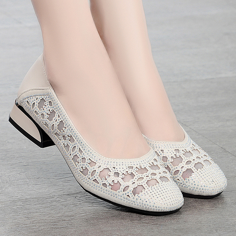 Sandal lưới bít mũi da thật gót vuông thoáng khí đế mềm — Màu be
