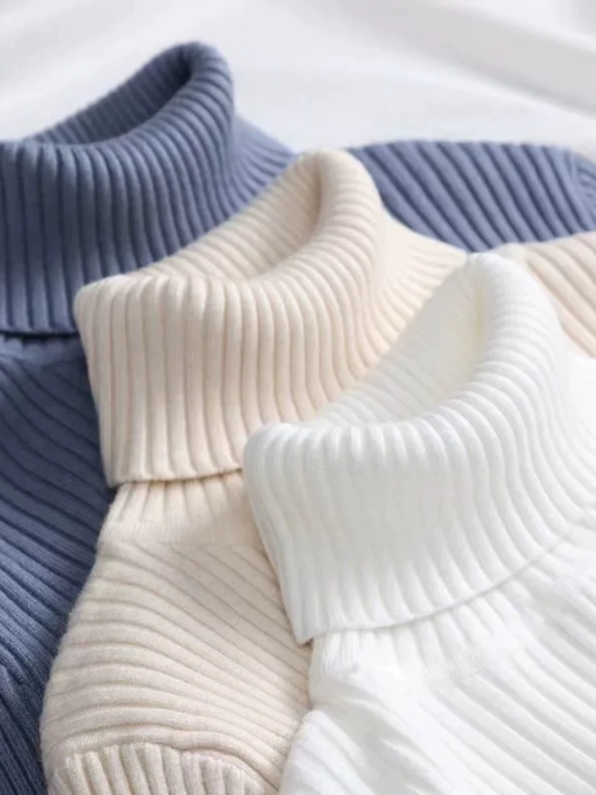 Свитер с высоким воротником для женщин 2023, осень/зима, универсальный облегающий топ, черная трикотажная базовая рубашка, модная и стильная.