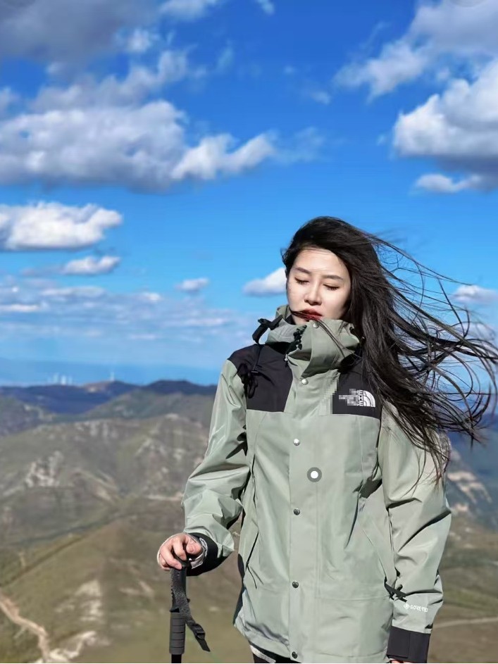 Windproof waterproof climbing jacket for men and women