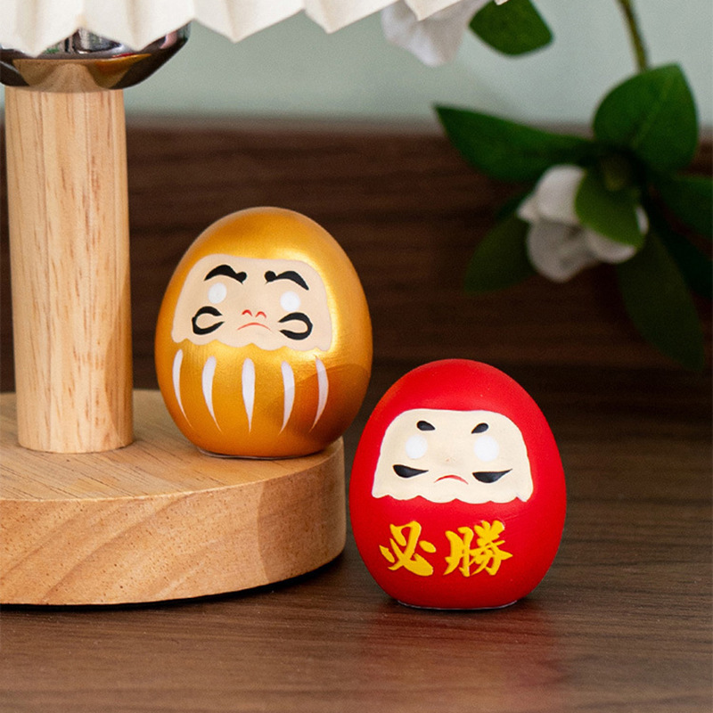 絵画ダルマ ハードカバー 日本の浅草の祝福と願いの小さなダルマの装飾品 車のインテリアのマスコット