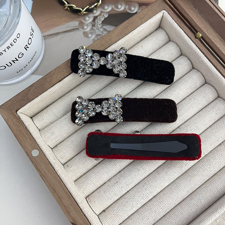 Women's Retro Bow Knot Velvet Material 80% Polyester 20% Spandex M: About 0.463kg Inlay Rhinestones Hair Clip display picture 2