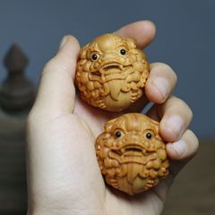 Yabai wood carved lion head Pixiu solid fitness ball handball for middle-aged and elderly health care ball hand play massage handmade