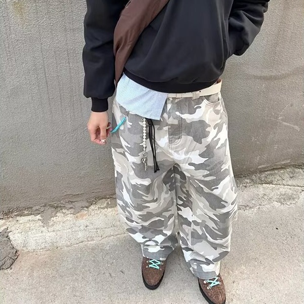 American Retro Tactical Camouflage Jeans for Men, Niche Unisex Hip-Hop Style, Cool Loose Wide-Leg Casual Pants American Retro Tactical Camouflage Jeans for Men, Niche Unisex Hip-Hop Style, Cool Loose Wide-Leg Casual Pants
