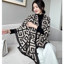 2025新款棉麻围巾秋冬季高级感外搭薄款围脖百搭时尚妈妈春秋丝巾