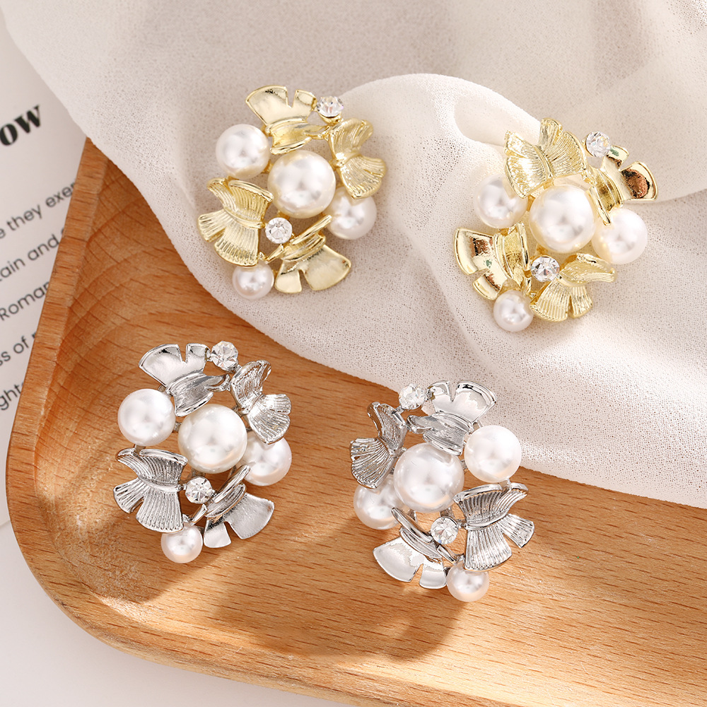 Radiant Petal Gemstone Butterfly Pearl Drop Earrings For Women_voghion.com