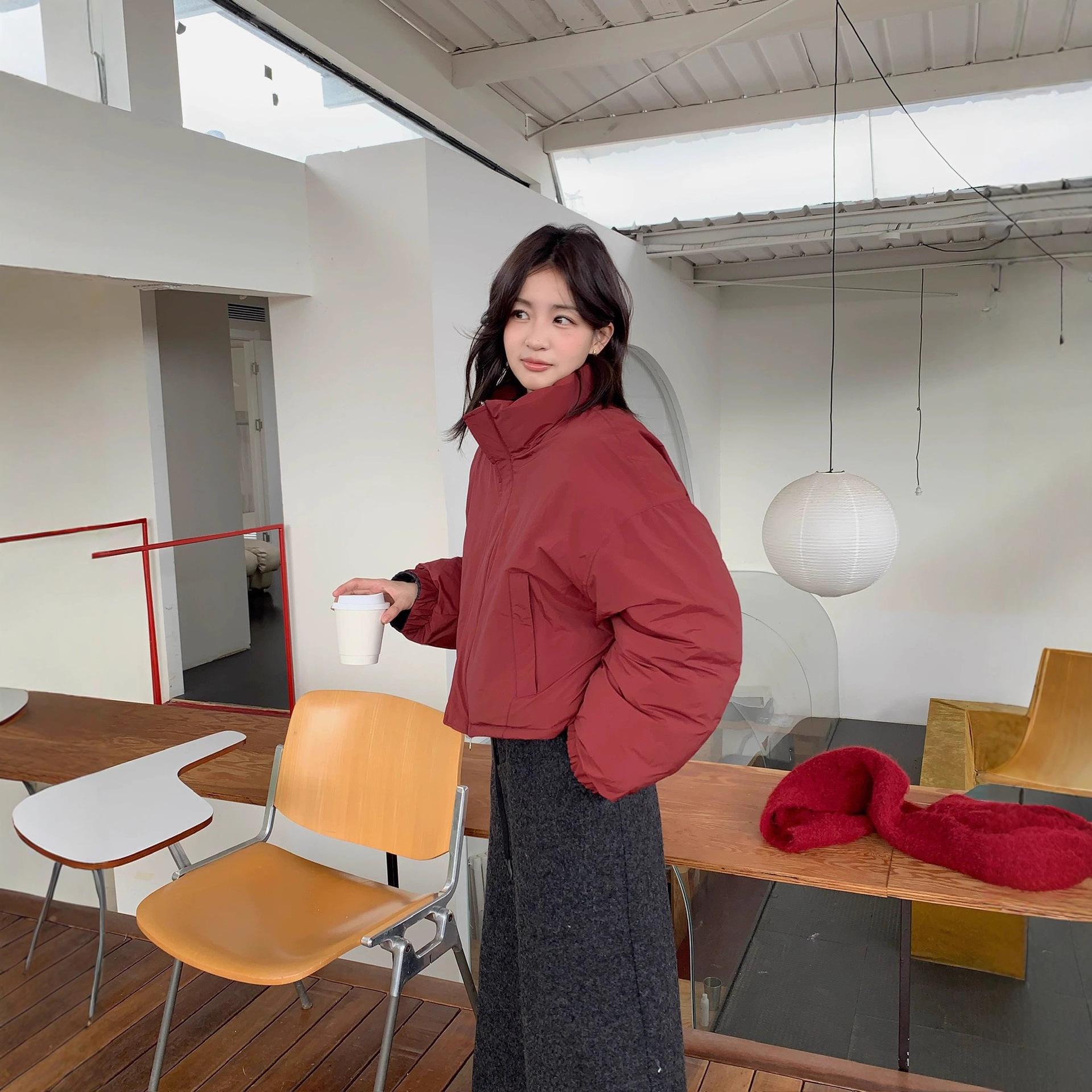 Ropa de algodón corta para mujeres de invierno 2025 nuevo estilo de doble cara ropa de moda chaqueta de algodón ligera y delgada comercio exterior en vivo
