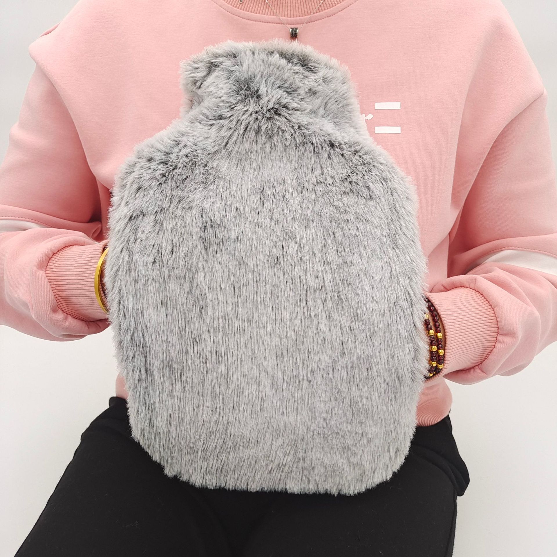 En stock lindo en forma de corazón mano más caliente bolsa de agua portátil creativo llenado de inyección de agua bolsa de agua caliente moda portátil bolso caliente al por mayor