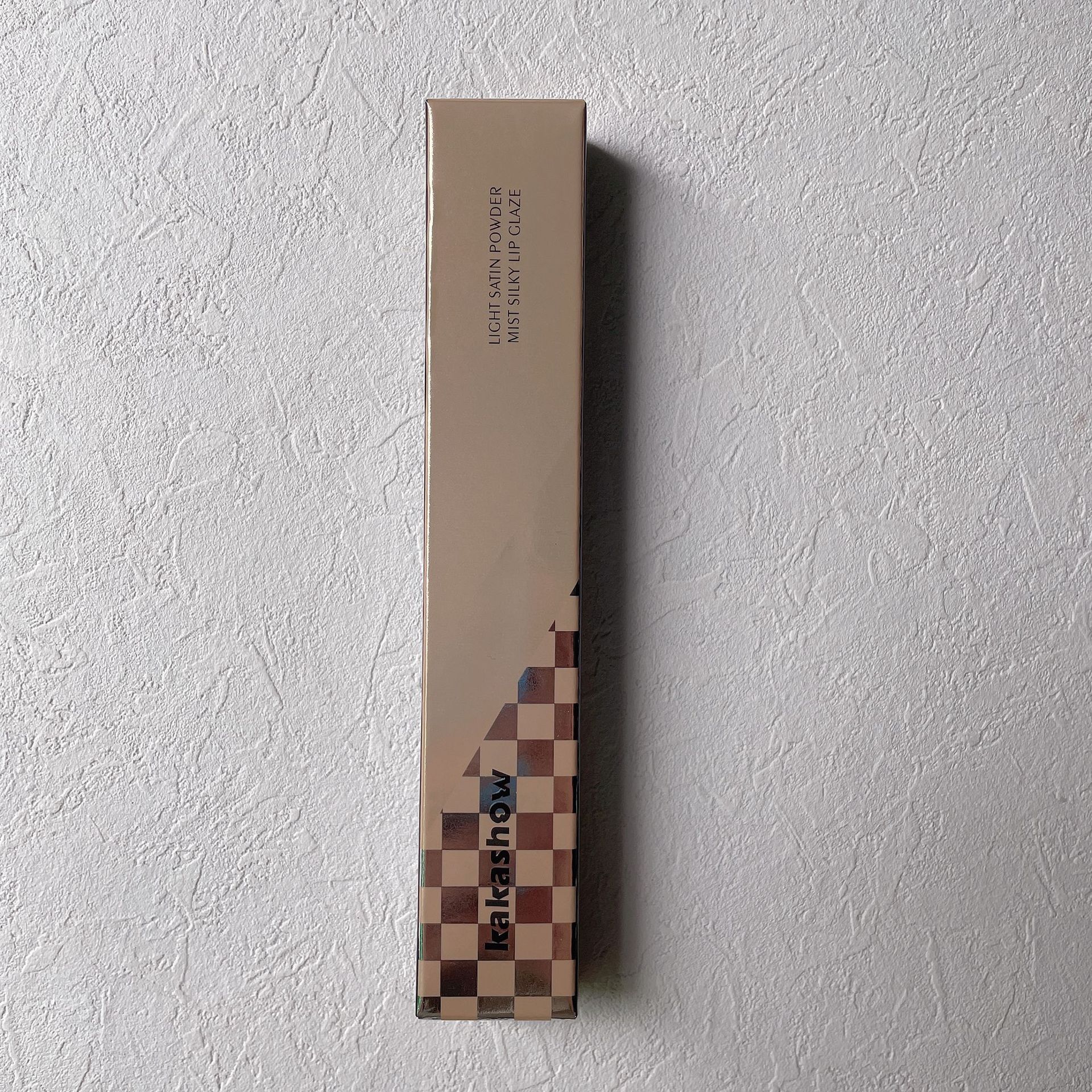 kakashow Light satin powder misty velvet matte lip gloss makes the lips look fair and red, and is not easy to stick to cups. Air lip gloss for women undefined