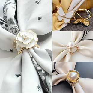 South Korea multi-functional scarf buckle high-grade Pearl fashion new Camellia windbreaker belt buckle high-end jewelry wholesale
