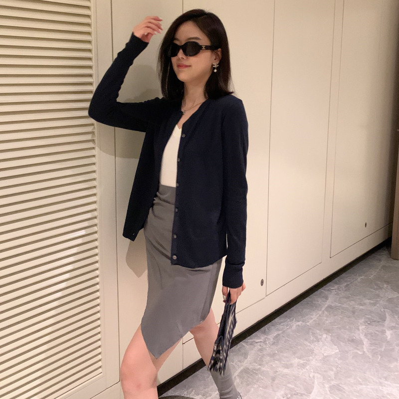 早秋女款舒适柔软经典刺绣百搭日常通勤老钱风6色针织长袖开衫|undefined