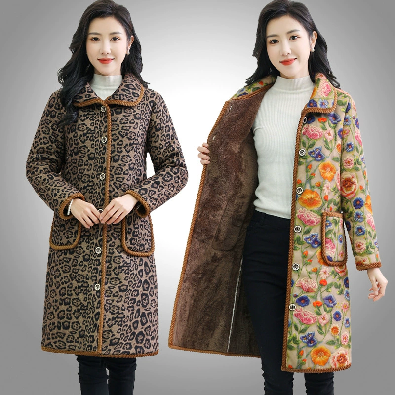 Мама одета в хлопчатобумажную одежду