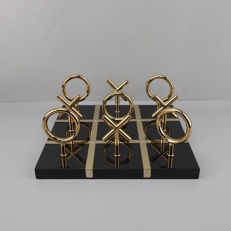 The black chess piece is placed vertically 34*34*13.5cm