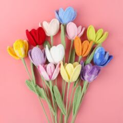 花びらのチューリップの完成品は越境して純粋な手作業で花束を編みます。