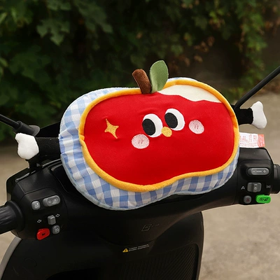 Electric Vehicle Children's Anti-Collision Pad Cartoon Apple Thickened Headrest Universal Front Seat Anti-Collision Pad Cute (Elektromobil üçün bamper qoruyucu yastıqlar) - big-eyes-apple-red-apple