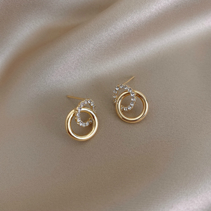 Procesamiento de precios de anillo de anillo de fijación de estilo aretes de círculo de estilo elegante aretes de alta calidad al por mayor