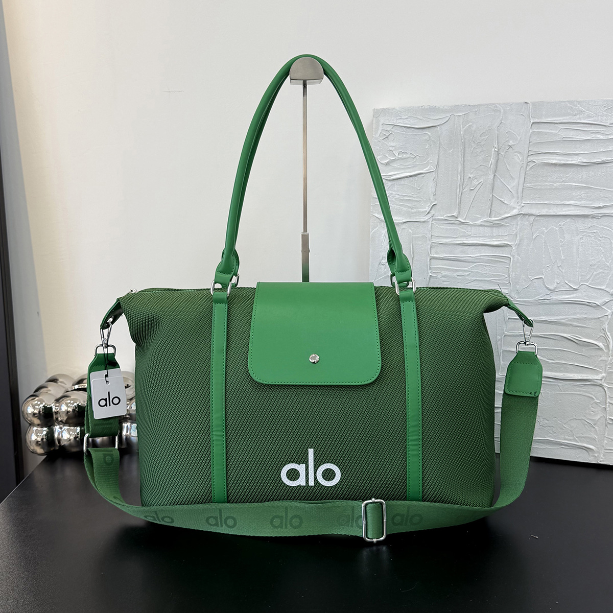 Alo Short-Distance Travel Bag Women's 2025 New Autumn and Winter Large-Capacity Lightweight Luggage Bag Business Trip Travel Fitness Bag