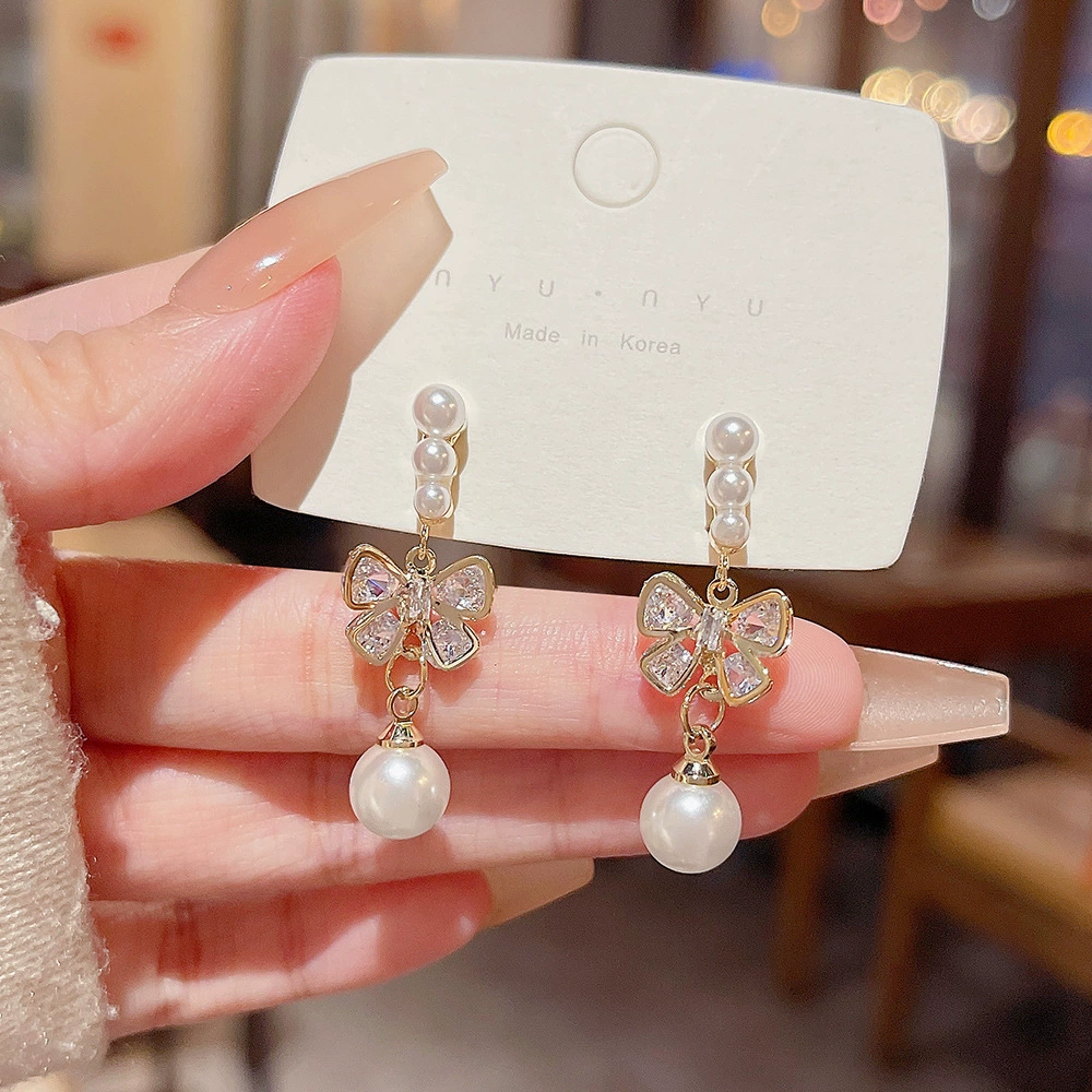 Серебряные серьги 925 пробы, жемчужные вставки, легкая роскошь европейский стиль, легкие