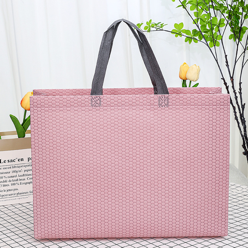 Color de pasta de frijol en relieve de lunares; alto 27 ancho 32 lados 10