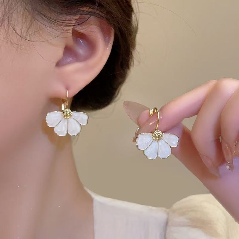 Women's Flower Earrings 2025 New Popular Niche Unique Elegant…