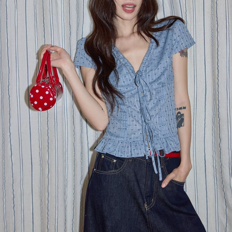 Noisy Korean-Style Blue Ruffled Drawstring Shirt for Women 2026 Summer High-End Polka Dot V-Neck Slim-Fit Short-Sleeve Top Noisy Korean-Style Blue Ruffled Drawstring Shirt for Women 2026 Summer High-End Polka Dot V-Neck Slim-Fit Short-Sleeve Top